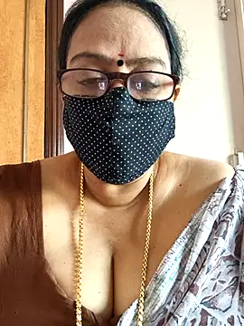 Snapshot of heera-rani chatting on 28, 9, 2025 heera-rani online show from 28, 9, 2025