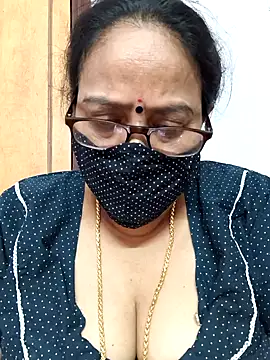 Snapshot of heera-rani chatting on 28, 9, 2025 heera-rani online show from 28, 9, 2025