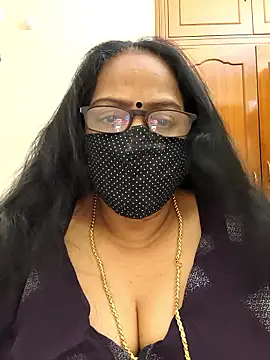 Snapshot of heera-rani chatting on 4, 10, 2025 heera-rani online show from 4, 10, 2025