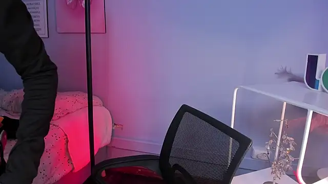 Hannahpage online show from 2, 3, 2026