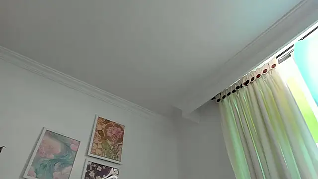 canelleGarces online show from 12, 4, 2026