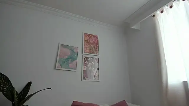 Snapshot of canelleGarces chatting on 14, 6, 2026 canelleGarces online show from 14, 6, 2026