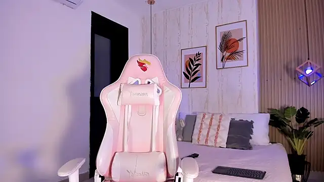 Ayleen Dunkan online show from 12, 11, 2025