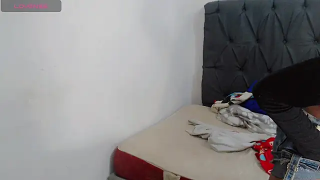 Snapshot of deborahotts chatting on 7, 10, 2025 deborahotts online show from 7, 10, 2025