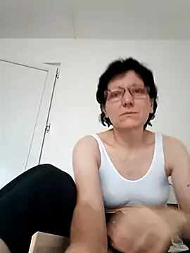 Vera Elle online show from 10, 11, 2025