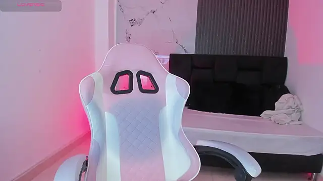 Snapshot of chloesagee chatting on 4, 3, 2026 chloesagee online show from 4, 3, 2026