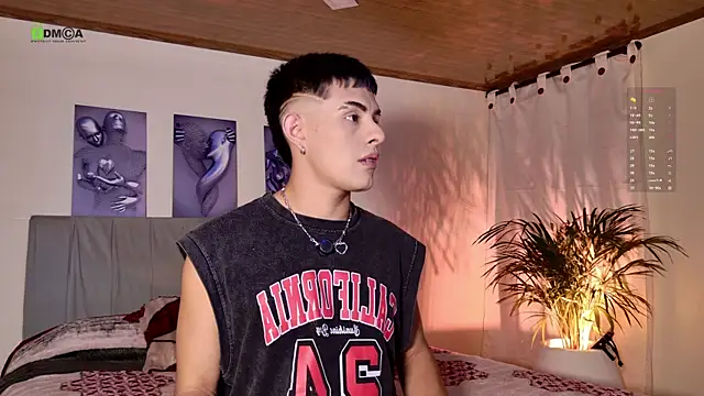 Snapshot of tivendann chatting on 21, 12, 2025 tivendann online show from 21, 12, 2025