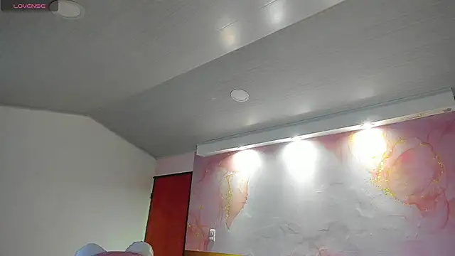 milk candy18 online show from 15, 11, 2025