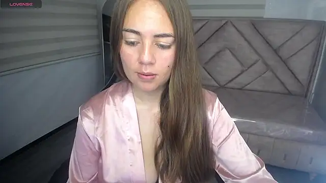 Luna Star v online show from 4, 10, 2025