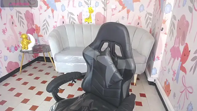 Luna Star v online show from 24, 10, 2025