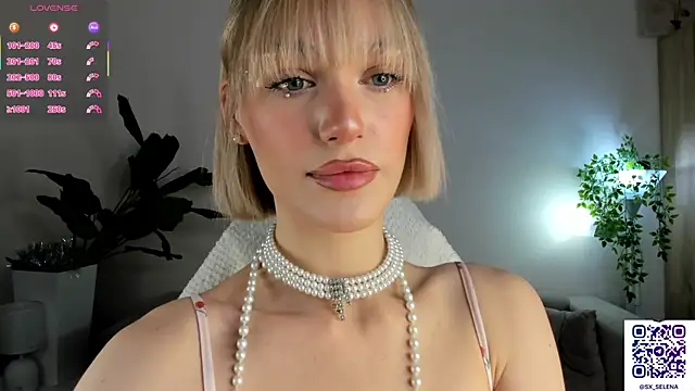 Ice Strawberry online show from 16, 1, 2026