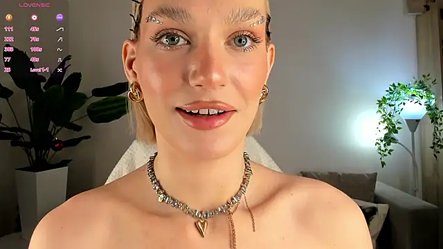 Ice Strawberry online show from 17, 1, 2026