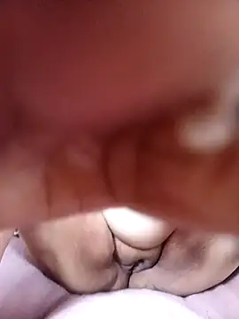 Snapshot of yummyhottie-clit chatting on 6, 11, 2025 yummyhottie-clit online show from 6, 11, 2025