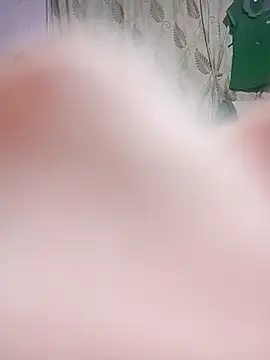 Snapshot of yummyhottie-clit chatting on 16, 11, 2025 yummyhottie-clit online show from 16, 11, 2025