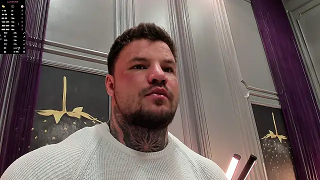 Snapshot of OliverSport chatting on 4, 6, 2026 OliverSport online show from 4, 6, 2026
