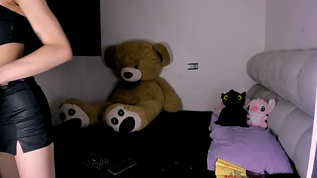 fhalon foxxxys  online show from 1, 7, 2026