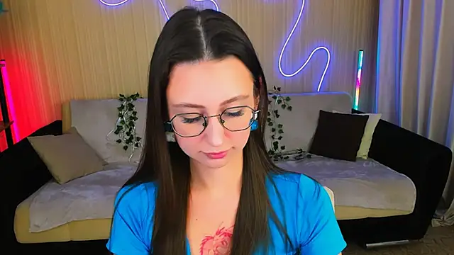 YourLovellyStory online show from 17, 10, 2025