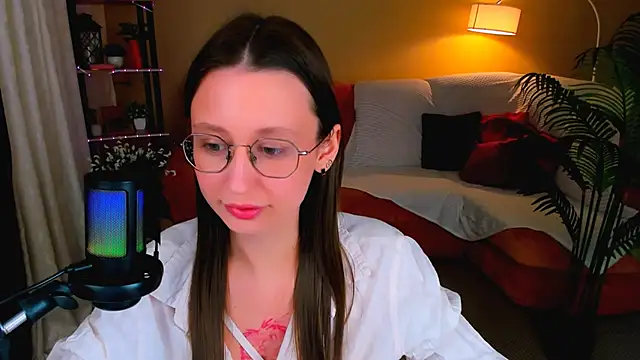 YourLovellyStory online show from 15, 3, 2026