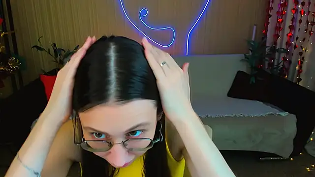 YourLovellyStory online show from 27, 3, 2026