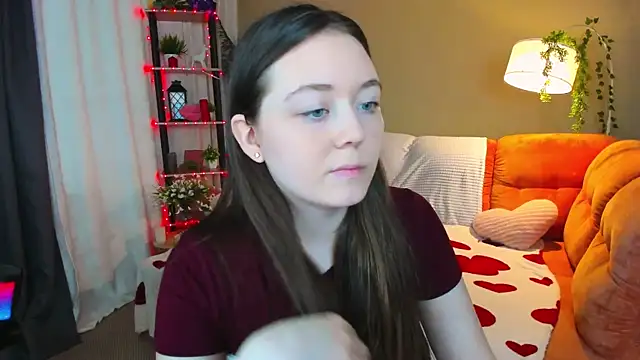 AlluringLookk online show from 5, 4, 2026