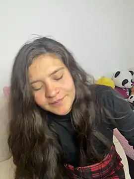 Emilyybennet  online show from 7, 11, 2025