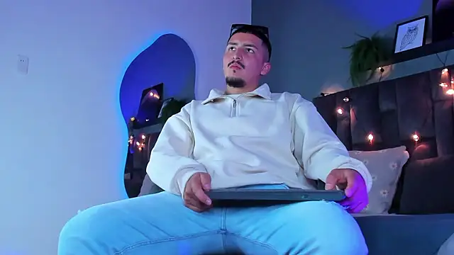 MrFox   online show from 4, 2, 2026