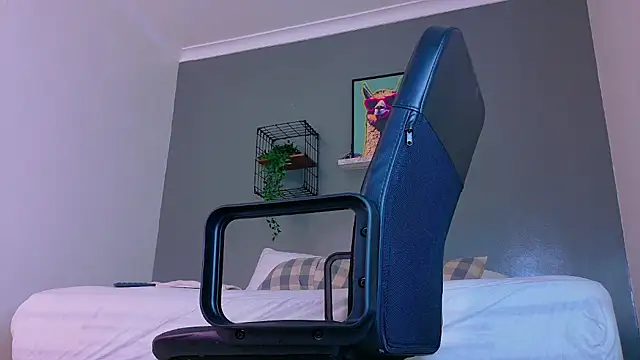 MrFox   online show from 18, 4, 2026