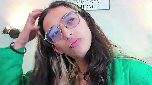 Emilia Bons online show from 29, 9, 2025