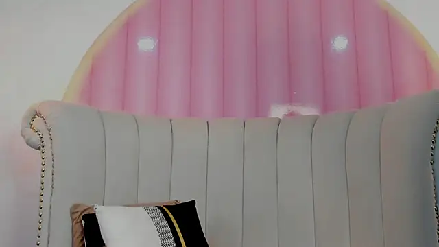 Emilia Bons online show from 18, 12, 2025