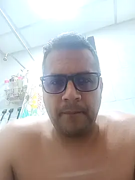 Snapshot of geimos36 chatting on 12, 10, 2025 geimos36 online show from 12, 10, 2025