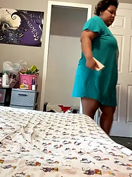 chocolate bella online show from 23, 9, 2025