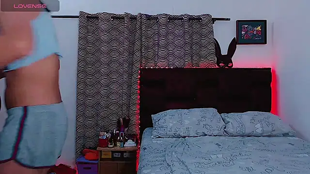 Azley sweet online show from 6, 1, 2026