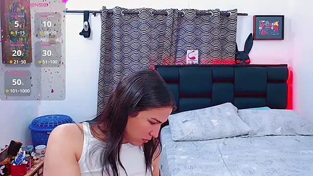 Snapshot of Azley_sweet chatting on 18, 2, 2026 Azley sweet online show from 18, 2, 2026