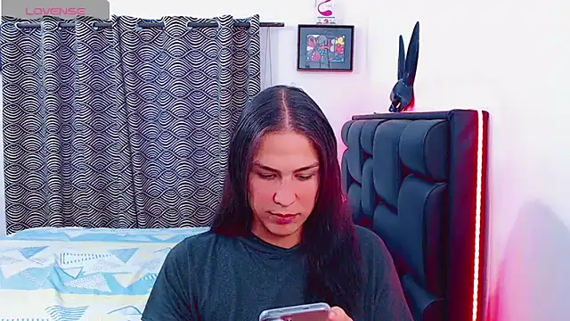 Azley sweet online show from 12, 3, 2026