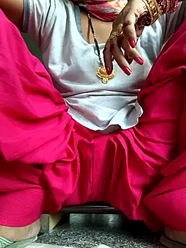 Snapshot of Love-pari077 chatting on 10, 10, 2025 Love-pari077 online show from 10, 10, 2025