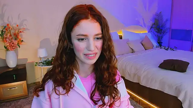 ChristinaConteeree online show from 10, 10, 2025