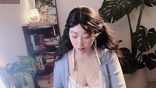 Emmaq996 online show from 6, 2, 2026