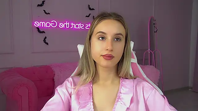 VictoriaHopsons online show from 18, 10, 2025