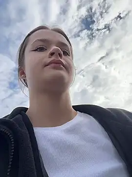 KittyQueeny online show from 27, 9, 2025