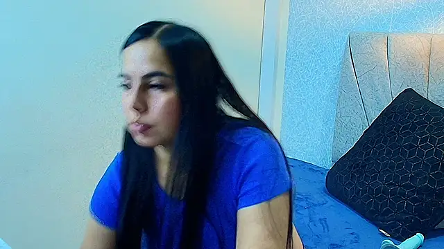 Aly Smith  online show from 18, 9, 2025