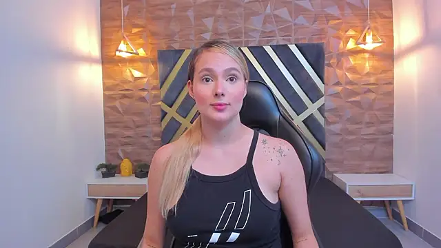 Emmaa white  online show from 15, 1, 2026