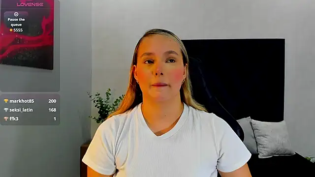 Emmaa white  online show from 18, 7, 2026