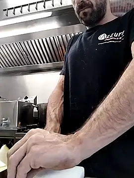 hotmen83 online show from 8, 10, 2025