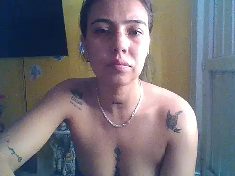 EmmaSplycer02 online show from 14, 4, 2026