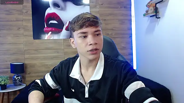 Snapshot of nathanclay chatting on 5, 5, 2026 nathanclay online show from 5, 5, 2026