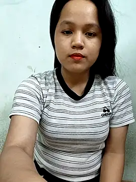 Snapshot of BabySweet-18 chatting on 5, 7, 2026 BabySweet-18 online show from 5, 7, 2026