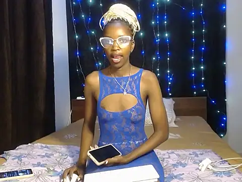 Snapshot of wild_smile chatting on 13, 10, 2025 wild smile online show from 13, 10, 2025