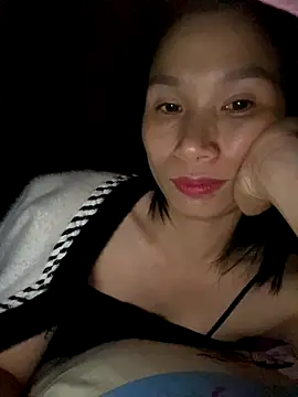 Snapshot of MinHiNi chatting on 10, 11, 2025 MinHiNi online show from 10, 11, 2025