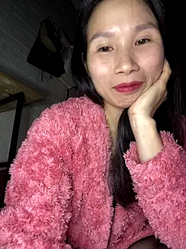 Snapshot of MinHiNi chatting on 1, 12, 2025 MinHiNi online show from 1, 12, 2025