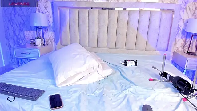 AlaiaMoretti online show from 25, 10, 2025